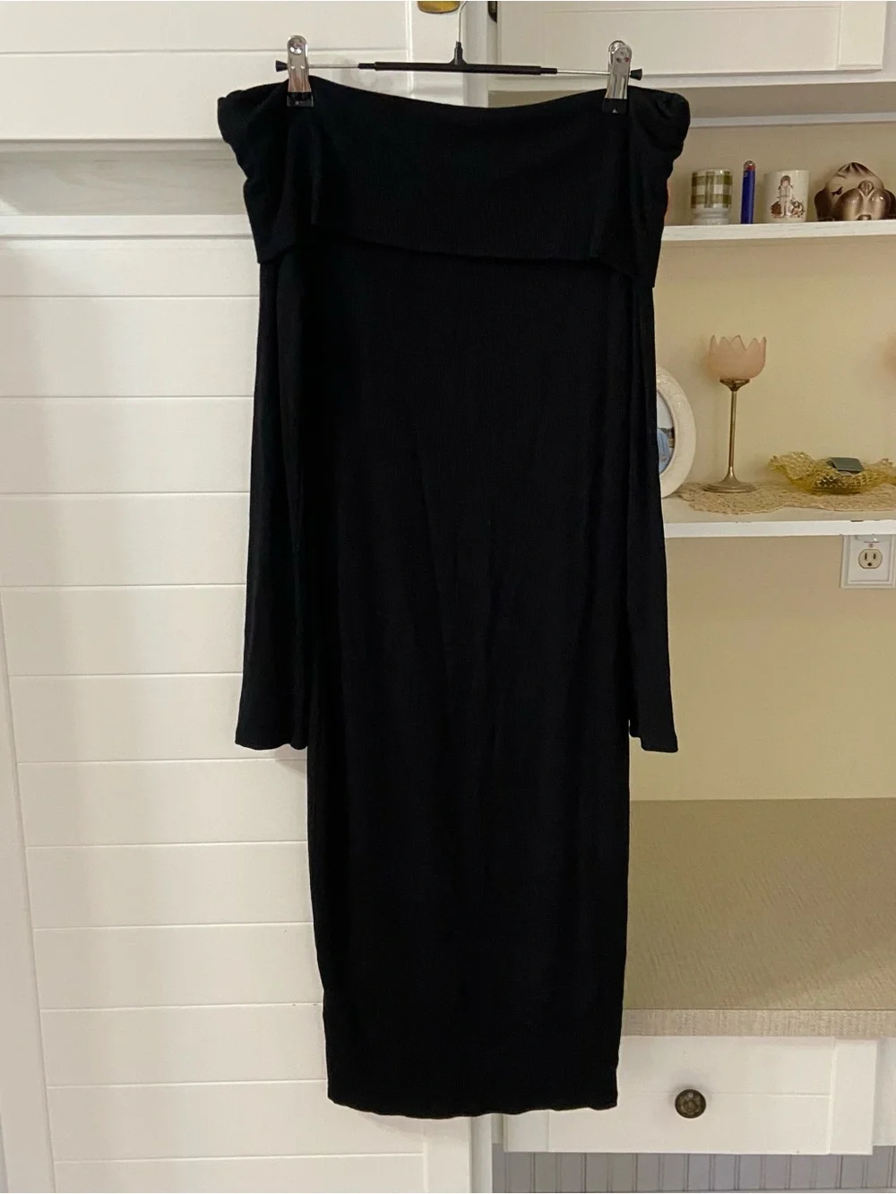 Classic Off-Shoulder Long Sleeve Ribbed Black Midi Dress - Picture 4 of 4